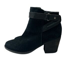 Aqua College Waterproof Suede Flannel Lined Heeled Black Ankle Boots, size 6